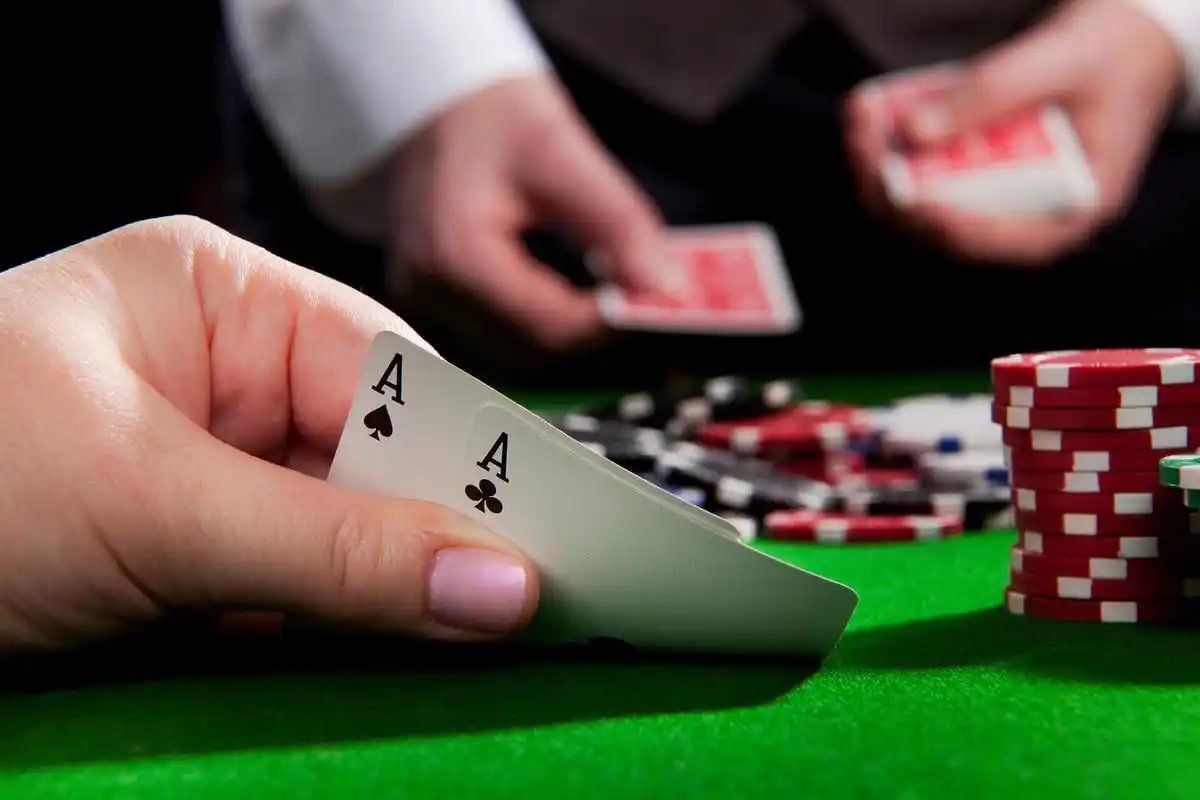 dragon 123 အွန်လိုင်း ကတ်ဂိမ်းများ — Slots နှင့် Table Games ကစားနေသော မြန်မာကစားသမားများ
